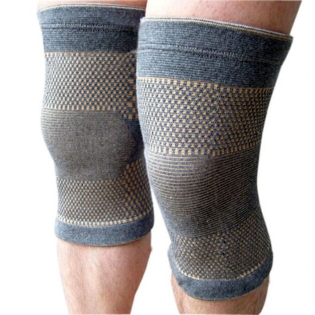 V začetni fazi artroze kolenskega sklepa je priporočljivo nositi pritrdilni povoj